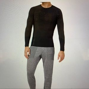 Lululemon men’s vital drive LS.
